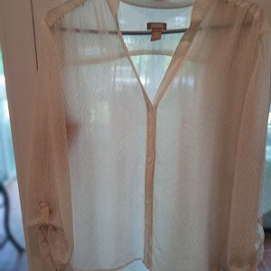 CHICOS  WHITE SHEAR TOP  CHICO SIZE 2  CLEARANCE HAS SMALL SPOT IN FRONT SEE PX